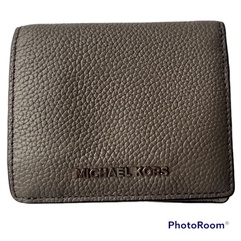 Like New Michael Kors Jet Set (Saffiano) Bifold Wallet